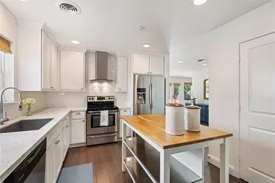 7910 Highmeadow Drive, Houston, TX 77063 - Photo 12