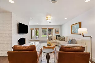 7910 Highmeadow Dr, Houston, TX 77063 - Photo 16