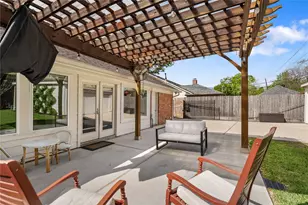 7910 Highmeadow Dr, Houston, TX 77063 - Photo 30