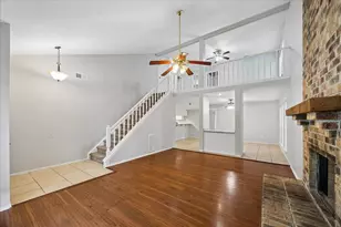 2 Goldthread Ct, The Woodlands, TX 77381 - Photo 2