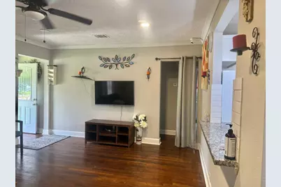 19 4th Avenue N, Texas City, TX 77590 - Photo 4