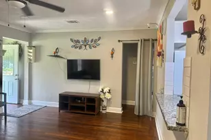 19 4th Ave N, Texas City, TX 77590 - Photo 4