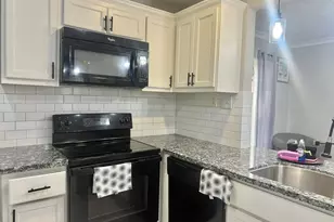 19 4th Ave N, Texas City, TX 77590 - Photo 12