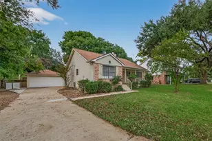 28700 Waikiki Ln, Conroe, TX 77356 - Photo 2
