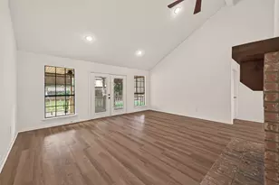 28700 Waikiki Ln, Conroe, TX 77356 - Photo 10