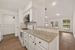 28700 Waikiki Ln, Conroe, TX 77356 - Photo 18