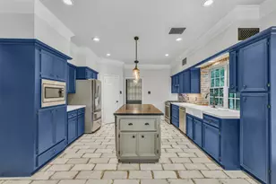 2111 Riverside Dr, League City, TX 77573 - Photo 12