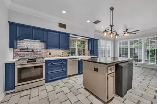 2111 Riverside Dr, League City, TX 77573 - Photo 10