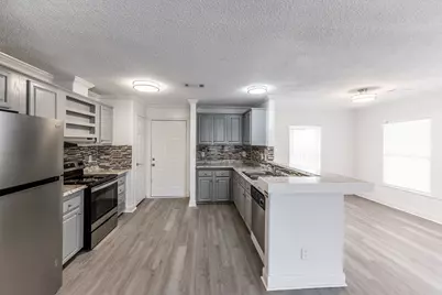 108 Varsity Circle, Huntsville, TX 77340 - Photo 4