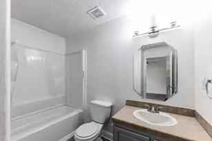 108 Varsity Circle, Huntsville, TX 77340 - Photo 14