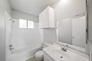 303 Hearthside Cir, League City, TX 77573 - Photo 10