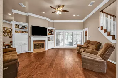 208 River Oaks Drive, Lake Jackson, TX 77566 - Photo 4