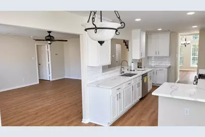 4713 High Creek Ct, Alvin, TX 77511 - Photo 6