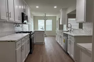 4713 High Creek Ct, Alvin, TX 77511 - Photo 4