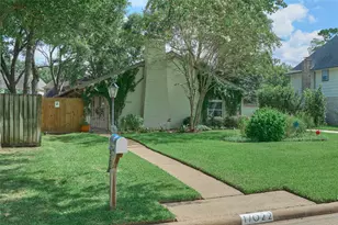 17022 Hill View Ln, Spring, TX 77379 - Photo 2