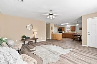 8836 E Buffalo Cir, Willis, TX 77378 - Photo 6