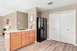 8836 E Buffalo Cir, Willis, TX 77378 - Photo 10
