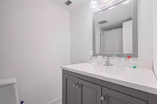 10174 Beekman Pl Dr, Houston, TX 77043 - Photo 22