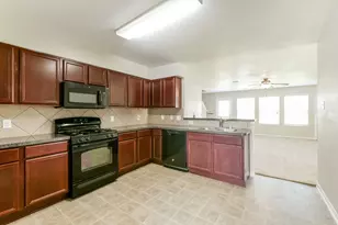 9909 Hyacinth Way, Conroe, TX 77385 - Photo 6