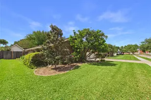 814 James St, Deer Park, TX 77536 - Photo 2