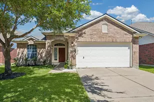 2709 Shallow Falls Ct, Pearland, TX 77584 - Photo 2