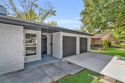 12426 Enchanted Path Drive, Houston, TX 77044 - Photo 4