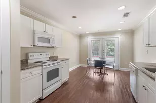 1725 Harvey Mitchell Pkwy S, College Station, TX 77840 - Photo 4