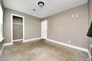 7351 Guadalcanal Rd, Houston, TX 77033 - Photo 8