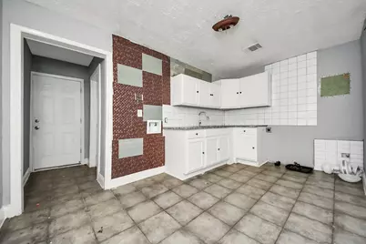 7351 Guadalcanal Road, Houston, TX 77033 - Photo 16