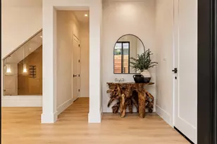 1642 Bonnie Brae St, Houston, TX 77006 - Photo 2
