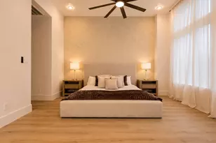 1642 Bonnie Brae St, Houston, TX 77006 - Photo 8
