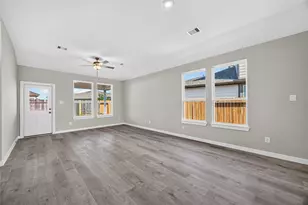 16836 Needlepoint Dr, Conroe, TX 77302 - Photo 6