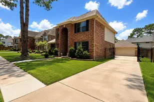 5727 Malcomboro Dr, Houston, TX 77041 - Photo 2