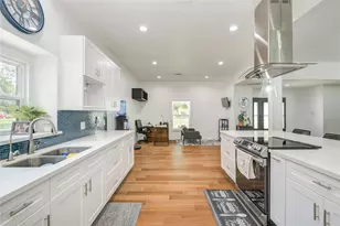 11307 Brandy Ln, Houston, TX 77044 - Photo 10