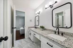 9707 Lawngate Dr, Houston, TX 77080 - Photo 14