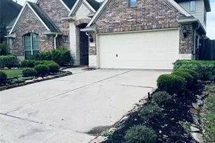 2106 Cambridge Bay Dr, Pearland, TX 77584 - Photo 2
