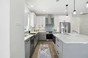 18 Blue Heron Cir, Jamaica Beach, TX 77554 - Photo 6