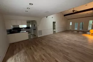 377 Rolling Hills Dr, Panorama Village, TX 77304 - Photo 4