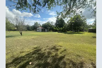 129 S Pecan Street, Flatonia, TX 78941 - Photo 6