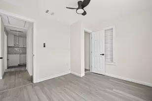 4715 Engleford St, Houston, TX 77026 - Photo 16