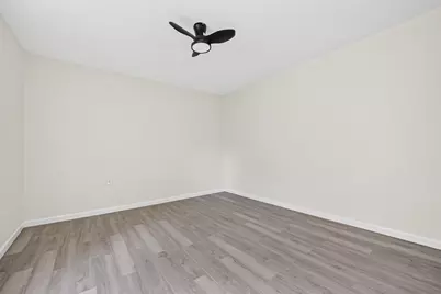 4715 Engleford Street, Houston, TX 77026 - Photo 26