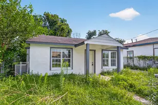 4715 Engleford St, Houston, TX 77026 - Photo 2