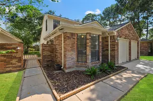 7742 High Village Dr, Houston, TX 77095 - Photo 4