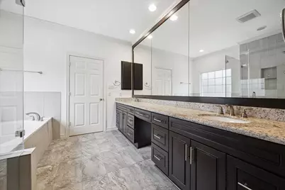 6837 Staffordshire Street, Houston, TX 77030 - Photo 16