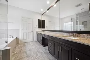 6837 Staffordshire St, Houston, TX 77030 - Photo 16