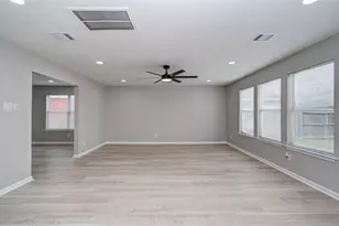 11003 Mossy Hollow Ln, Houston, TX 77075 - Photo 10