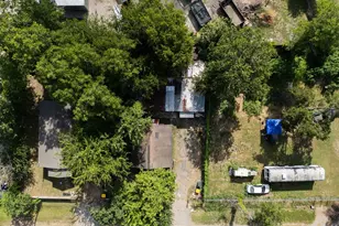 412 S San Jacinto St, Conroe, TX 77301 - Photo 2