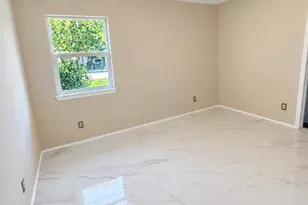 513 W Texas St, Brazoria, TX 77422 - Photo 6