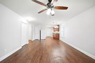 11723 Greenmesa Dr, Houston, TX 77044 - Photo 8