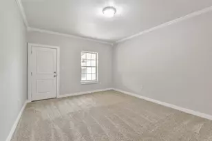 329 E Washington Ave, Navasota, TX 77868 - Photo 8